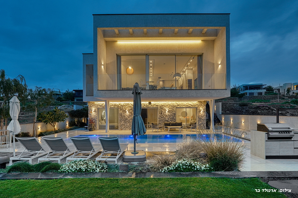 וילה תאורה לילה